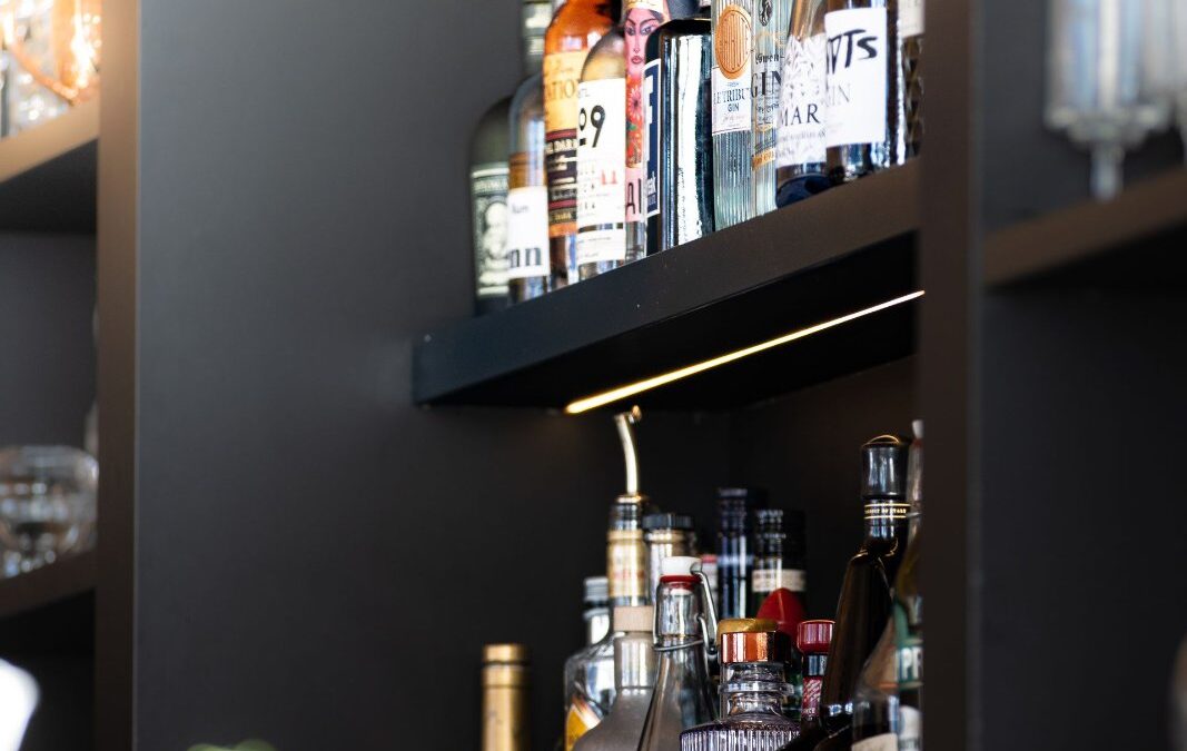 What Makes Bar Crawls the Ultimate Social Bonding Experience That Solo Nights Can’t Replicate